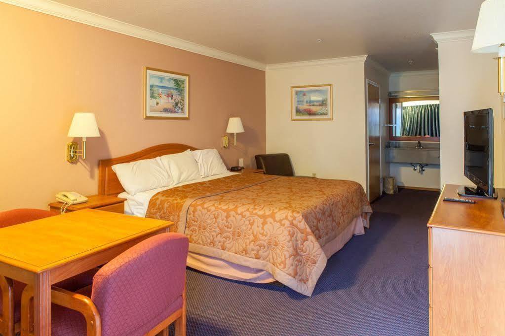 Creekside Inn & Suites Willits Exterior foto